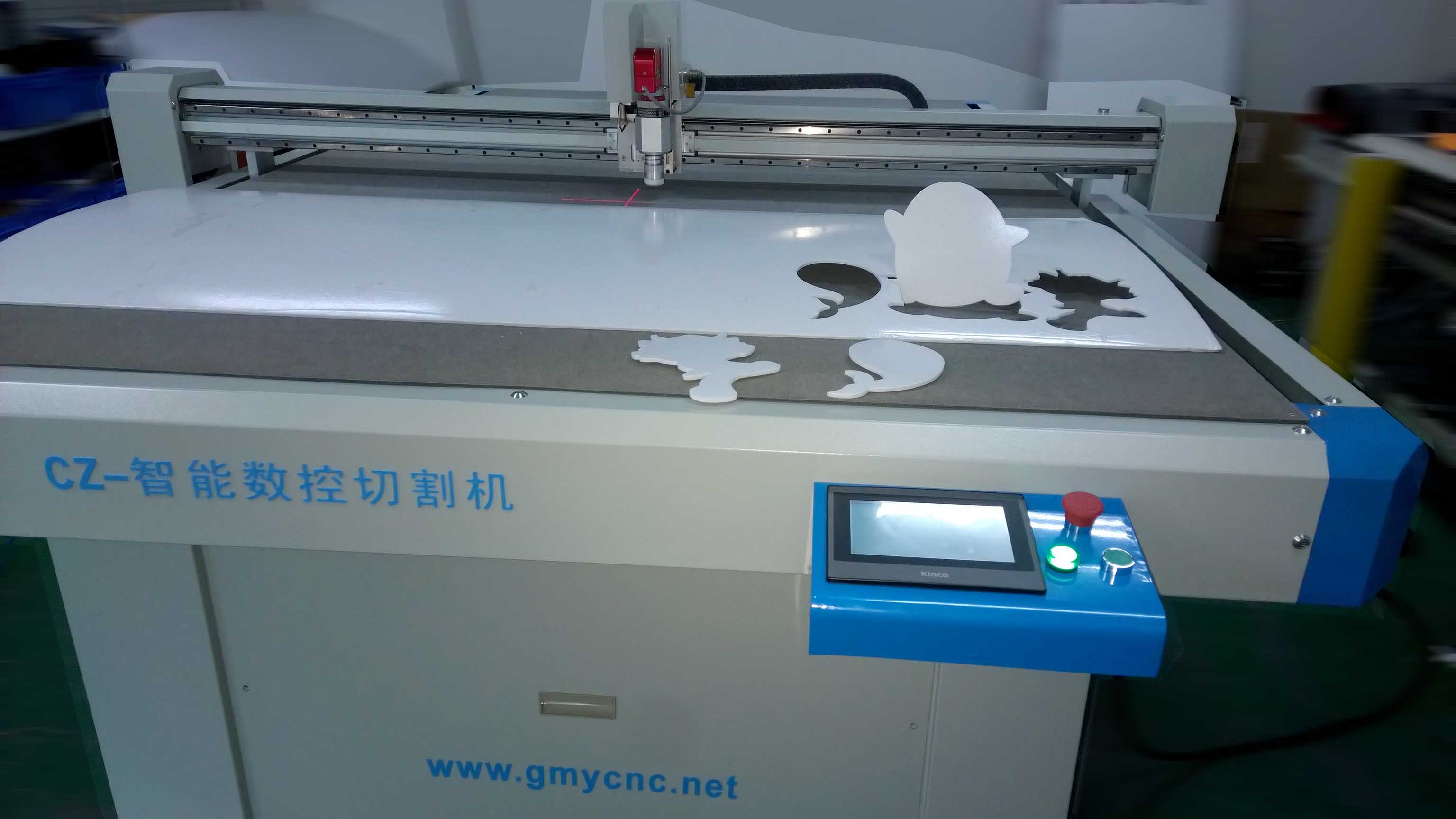 供应广东UV软膜平板打印机厂家，UV平板打印机价格
