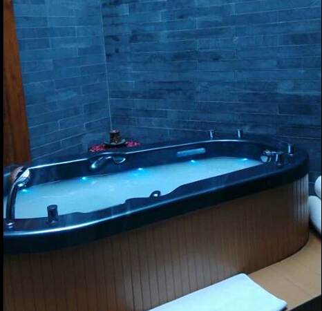 按摩浴缸淋浴 亚克力浴缸品牌 独立式冲浪按摩浴缸浴池