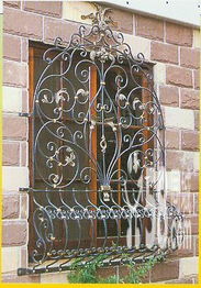 上海奉贤南桥铁艺加工 铁艺门窗 钢架楼梯 阳台护栏 外墙围栏 可以选择上海康乐