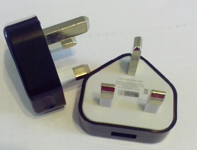 5V1A英规三脚USB充电器 电源适配器生产厂家