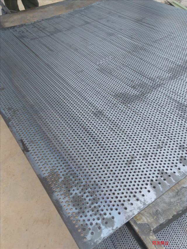 金属板网锰钢网圆孔冲孔板