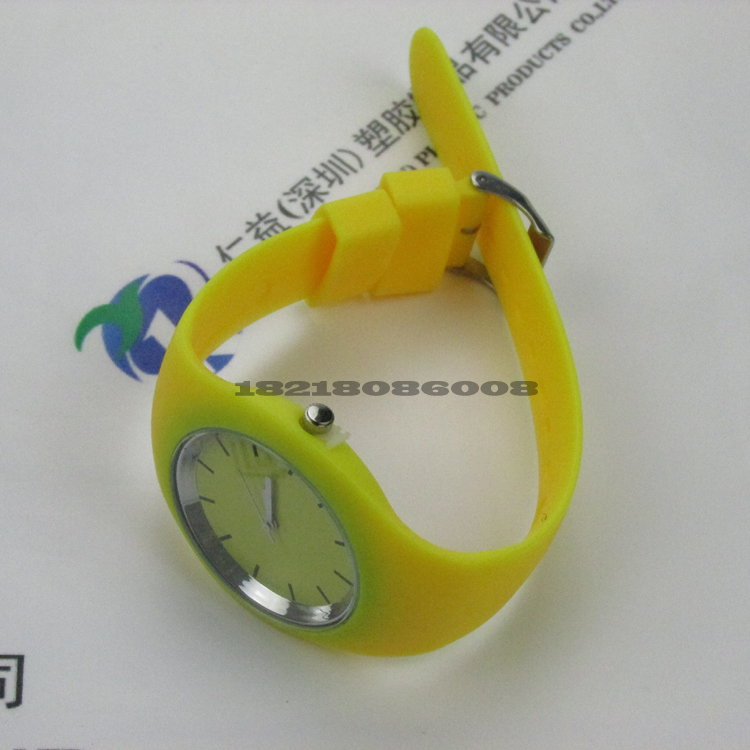 深圳厂家生产硅胶手表 时尚运动腕表