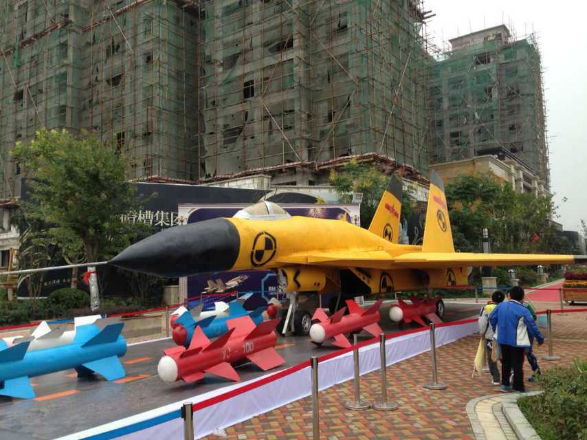 深圳商业展览道具仿真军事模型飞机坦克军事模型低价出租