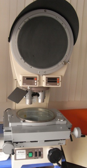 高价回收尼康与三丰等工具显微镜金相显微镜