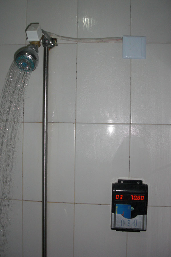 宿舍热水刷卡机价格，ic卡水控器，桑-拿ic卡洗澡系统
