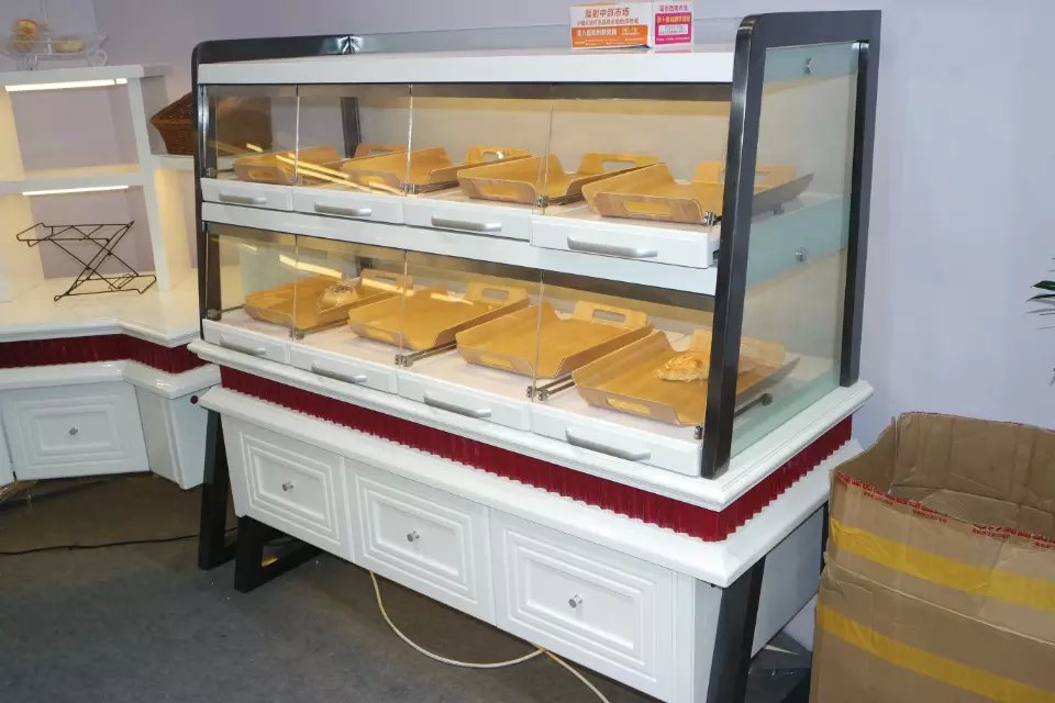 滁州蛋糕展示柜价格，安徽贝可瑞烘培专业针对烘培行业！