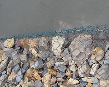 覆塑石笼网在河道综合治理的应用