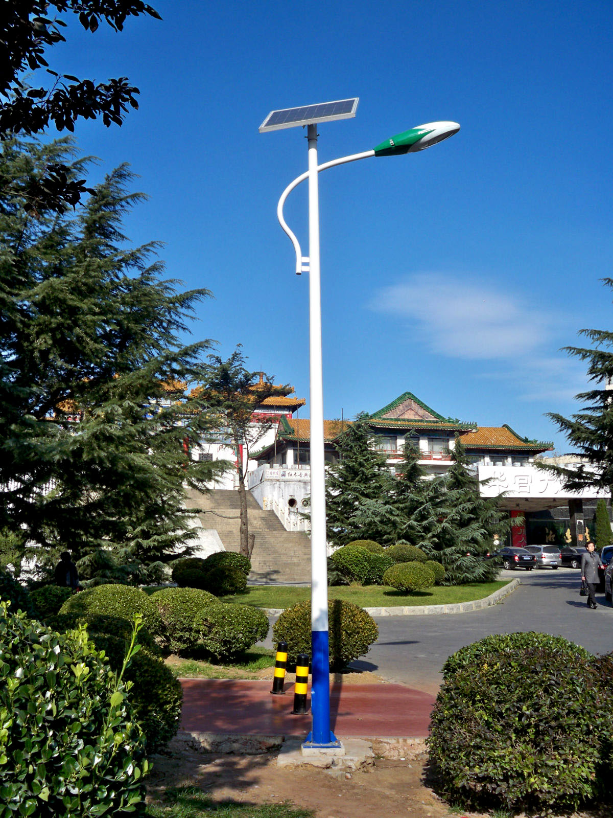 武汉欧尔6米30瓦新农村建设太阳能路灯