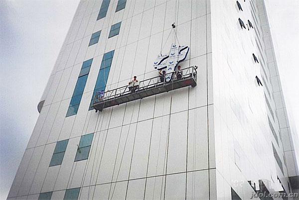 广东吊篮租用公司 高空吊物上高层楼 高难度高空作业施工