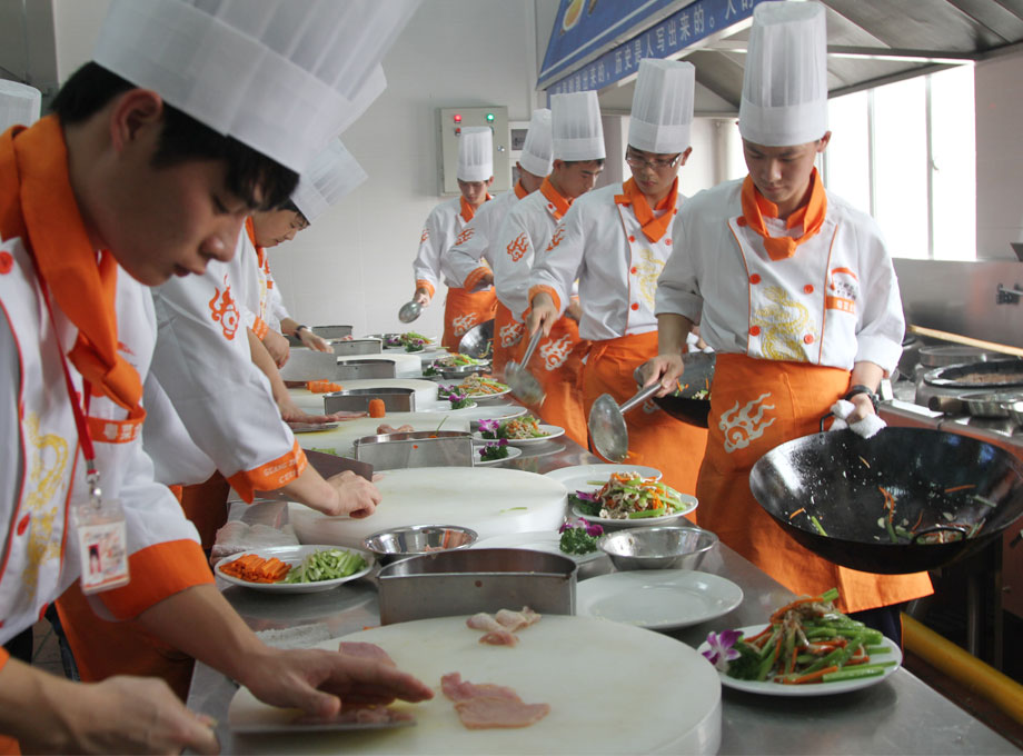 选择一所好学校,就是选择一个好未来 学西点的专业学校 广州新东方烹饪学校