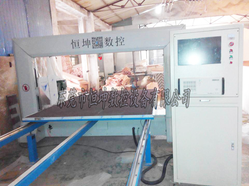 厂家供应数控聚氨酯板切割机 聚氨酯材料切割机