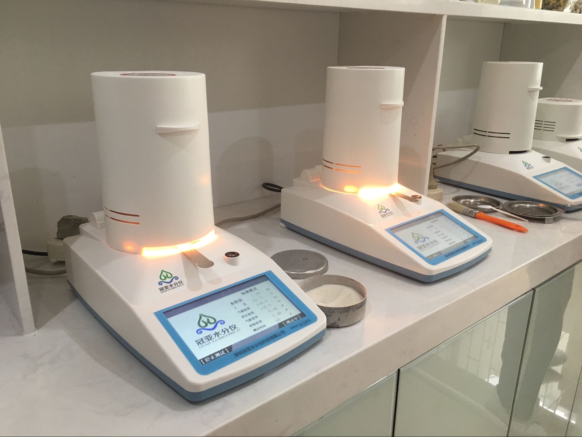 烘箱法测水分-碳酸钙水分检测仪测水快、测得准