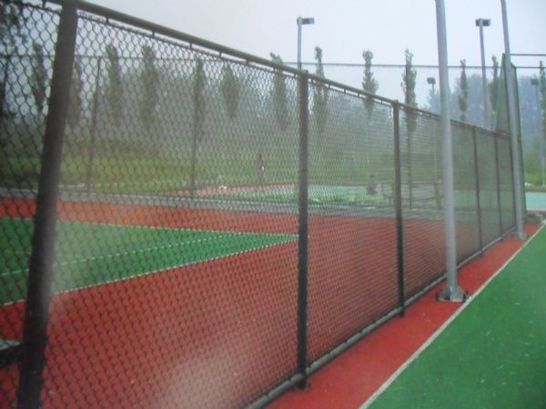 伊林供应4米高勾花网学校操场篮球场围栏网