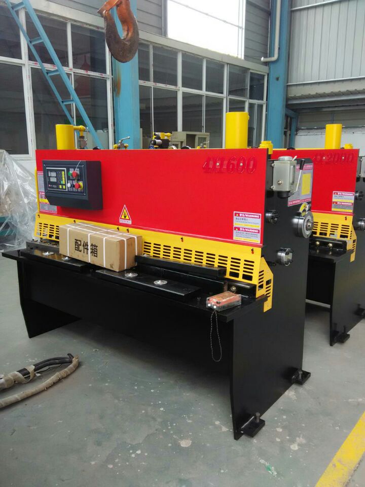 2米剪板机生产厂家，QC11Y-4*2000液压闸式剪板机