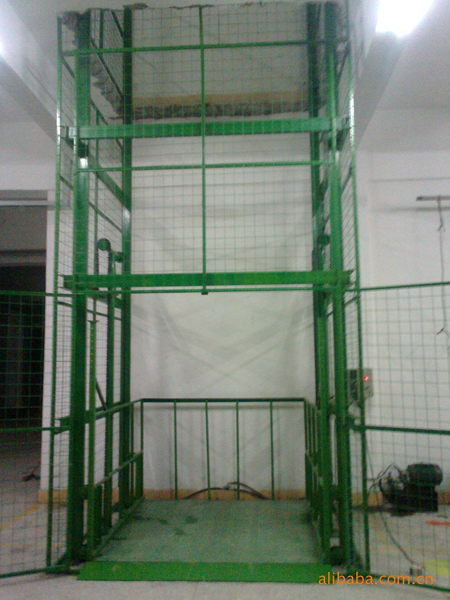 导轨式链条升降货梯 SJD型电动固定升降机 2T厂房货梯液压平台
