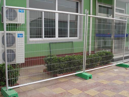 鸿德丝网制品生产桦甸临时铁丝网可移动式围栏网