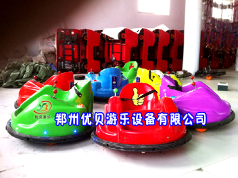 2014年新款儿童玩具车广场豪华型漂移旋转飞碟碰碰车销售冠军