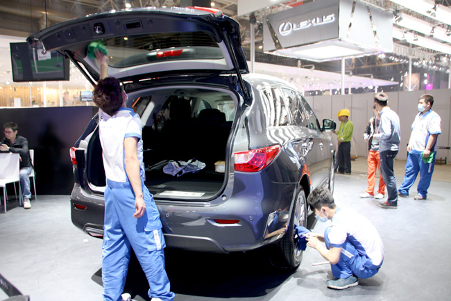 2018北京车展保洁、大量提供临时保洁员车美人员