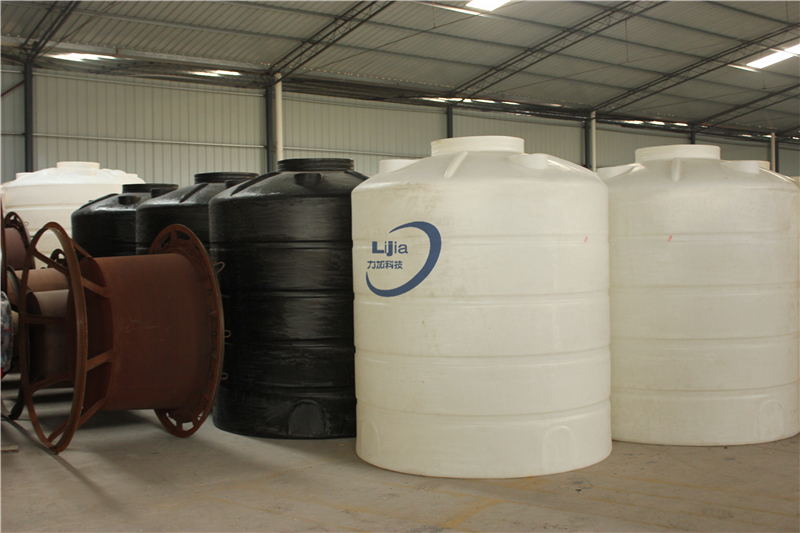 高速公路5吨大桶 10吨大桶 LLDPE储存罐