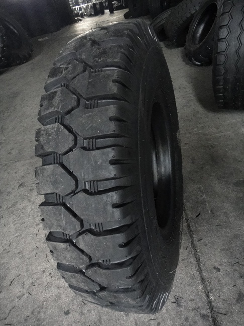 长期优质充气叉车轮胎 8.15-15工程轮胎