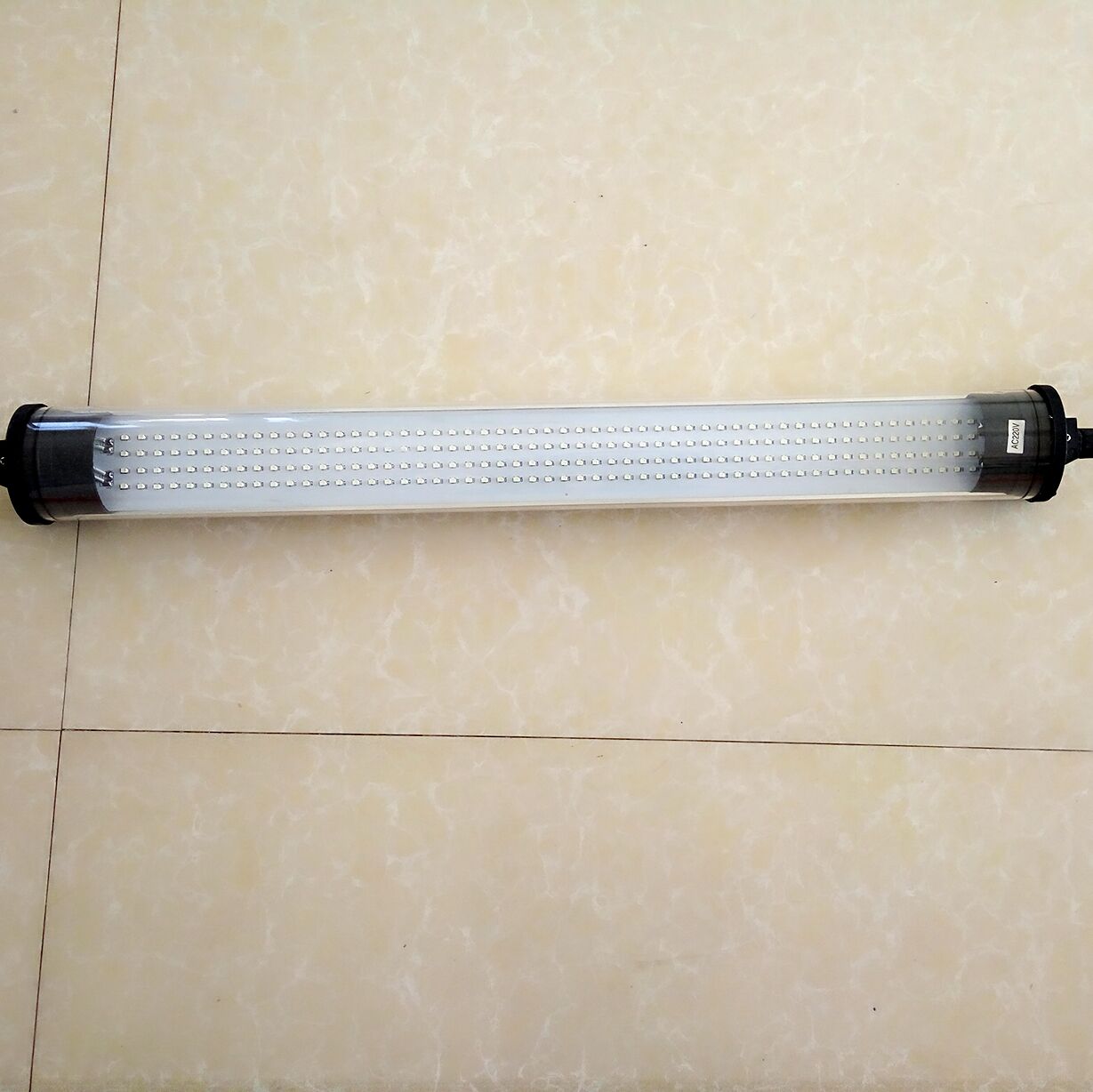 LED3528-2 220v 12W 665长 LED荧光灯 高端品质 安装简单