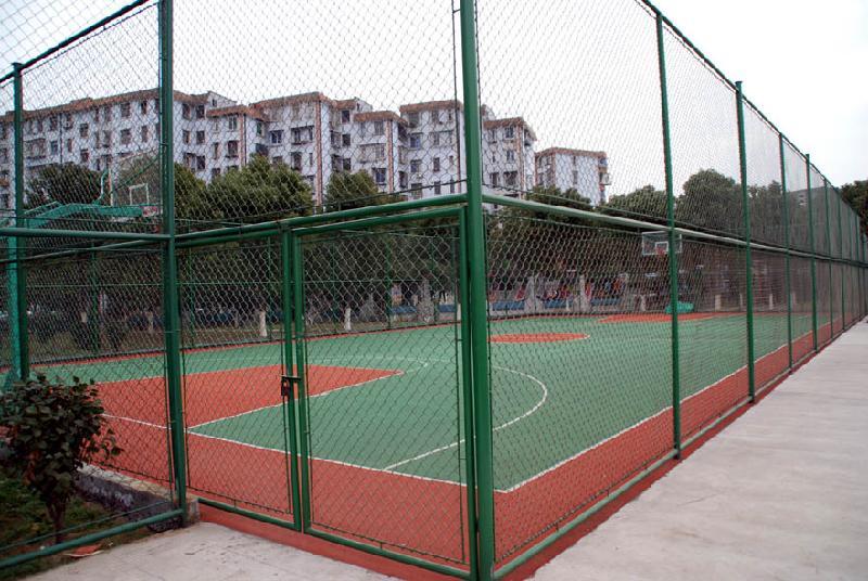 贵州篮球场护栏网足球场护栏网厂家直销运动场围网安装