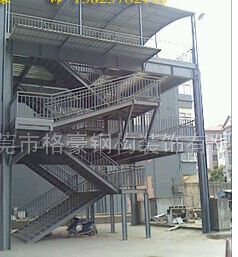 三角钢结构楼梯安装|广东可以买到有品质的钢构楼梯
