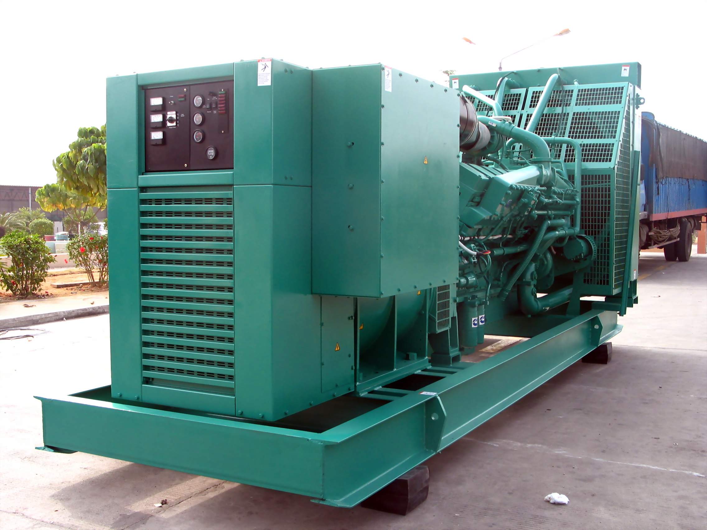 800KW重庆康明斯系列柴油发电机组