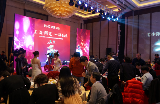 上海年会上需要的舞台搭建 灯光音响租赁公司