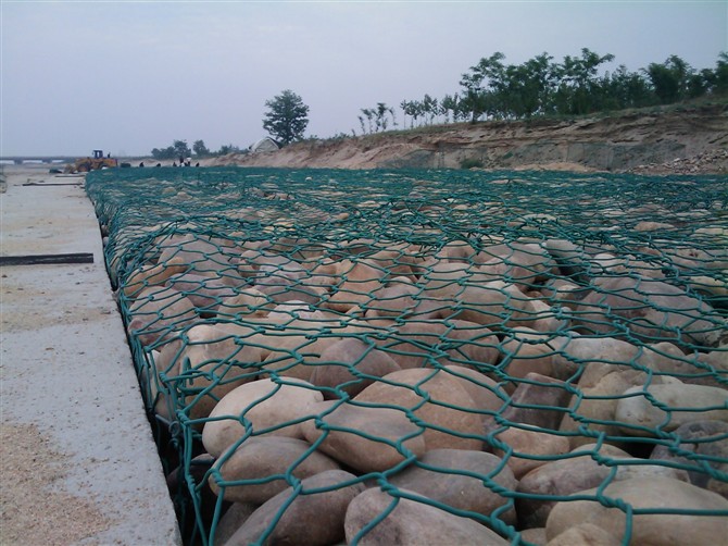 镀锌石笼网价格 石笼网规格 石笼网生产商