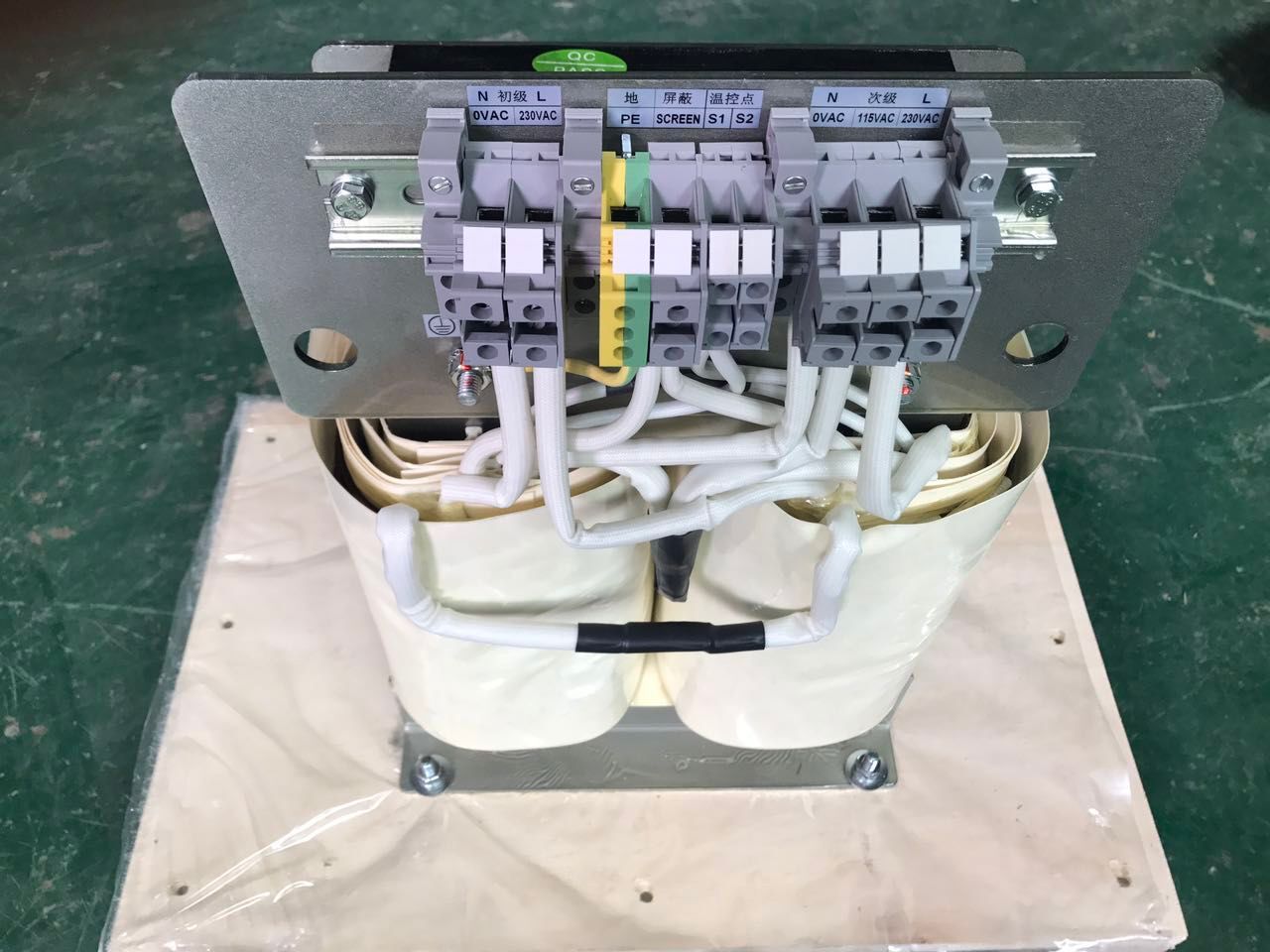 107TD47/8000VA绝缘检测仪与ES710手术室隔离变压器 远程报警终端连接在一起，为**用电安全由供应