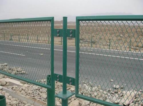 鸿德网业供应高速公路围栏防眩网