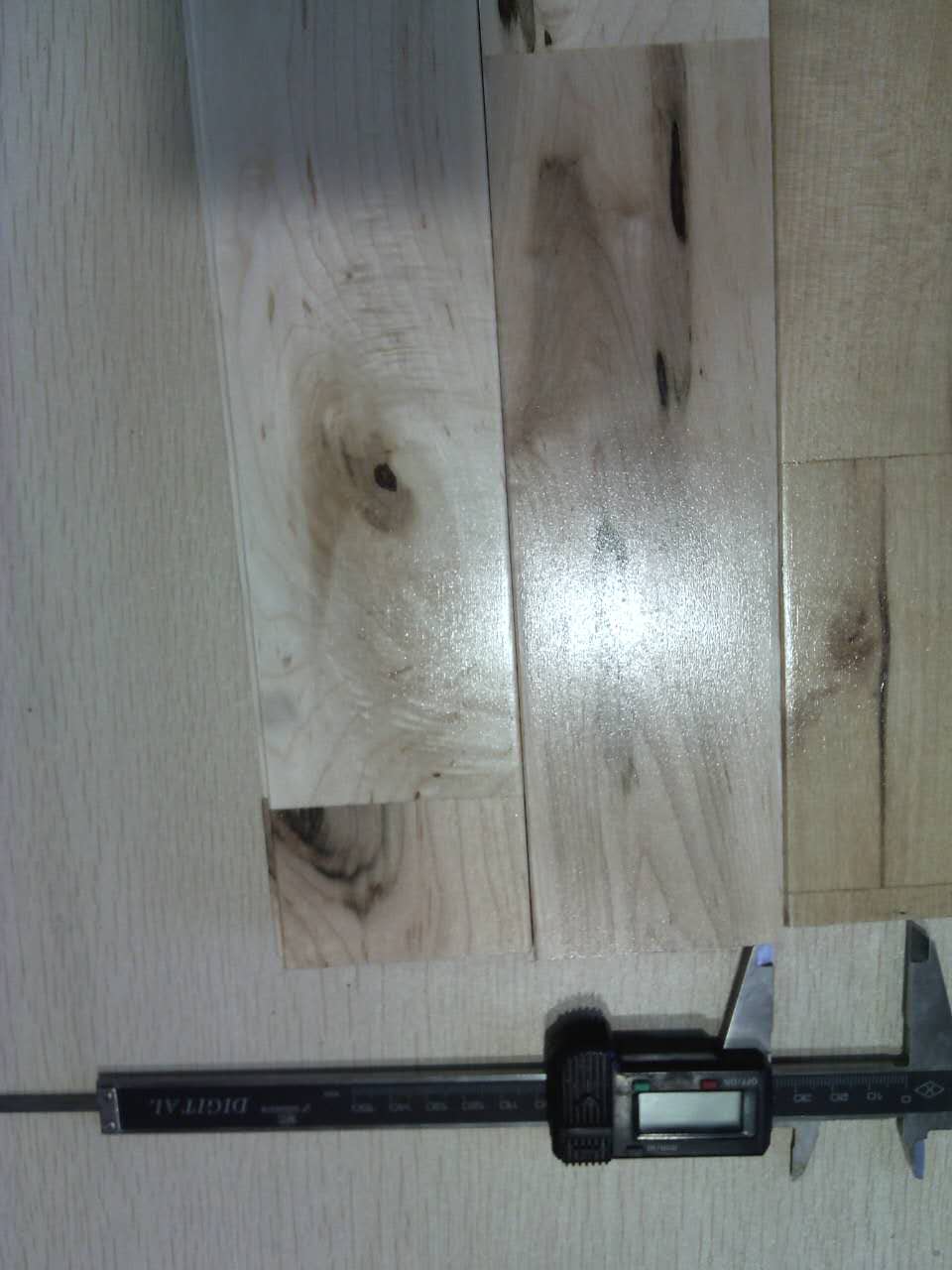 深圳厂家枫木直销枫木地板运动木地板标准运动木地板包安装