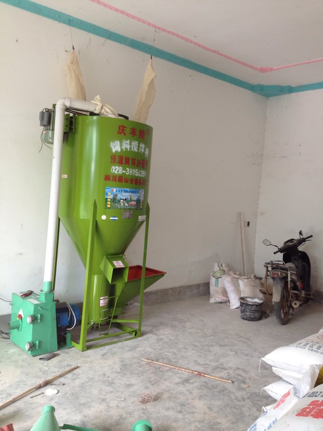 广元市养殖场饲料加工搅拌机设备、饲料粉碎机器