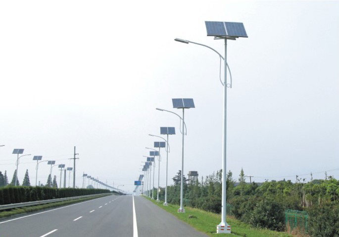 广西玉林太阳能路灯厂家 6到9米农村太阳能路灯价格配置表