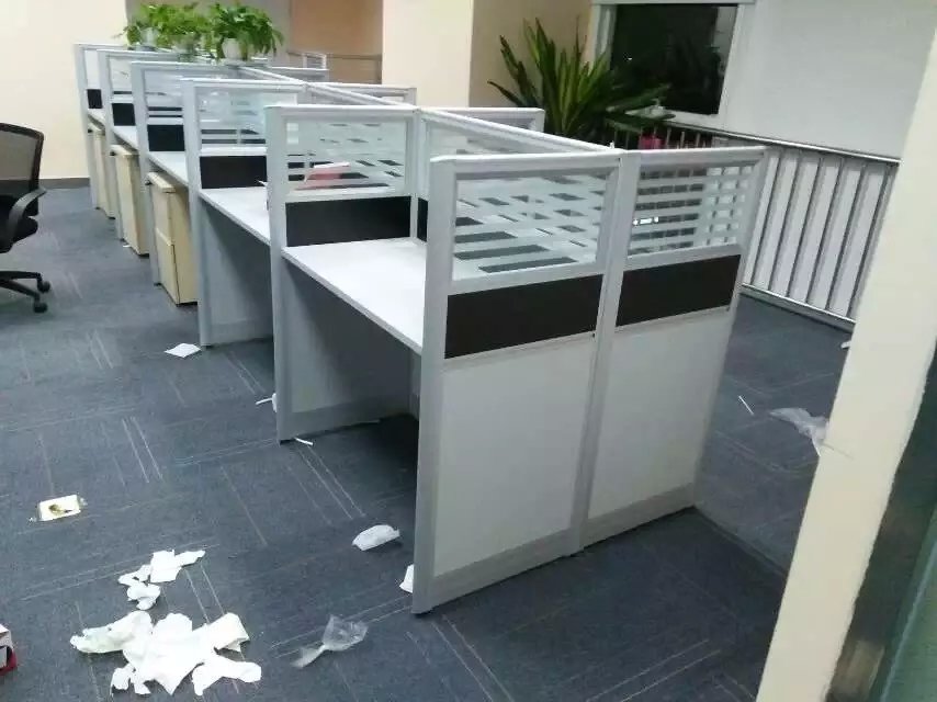 天津职员办公桌椅屏风隔断4人组合办公桌6人工位时尚简约