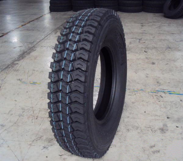 厂家供应12.00R24全钢工程轮胎 用于工业设备叉车正面吊机场拖车