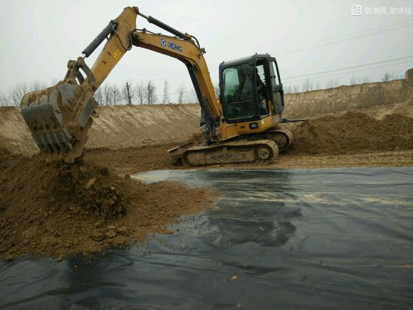 郑州鱼塘池底铺设黑塑料膜，水产养殖防渗防污染防水布