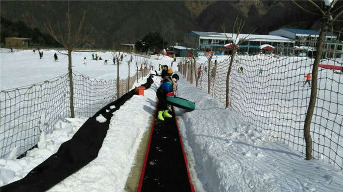 陕西滑雪魔毯厂家 供应滑雪场设备魔毯报价