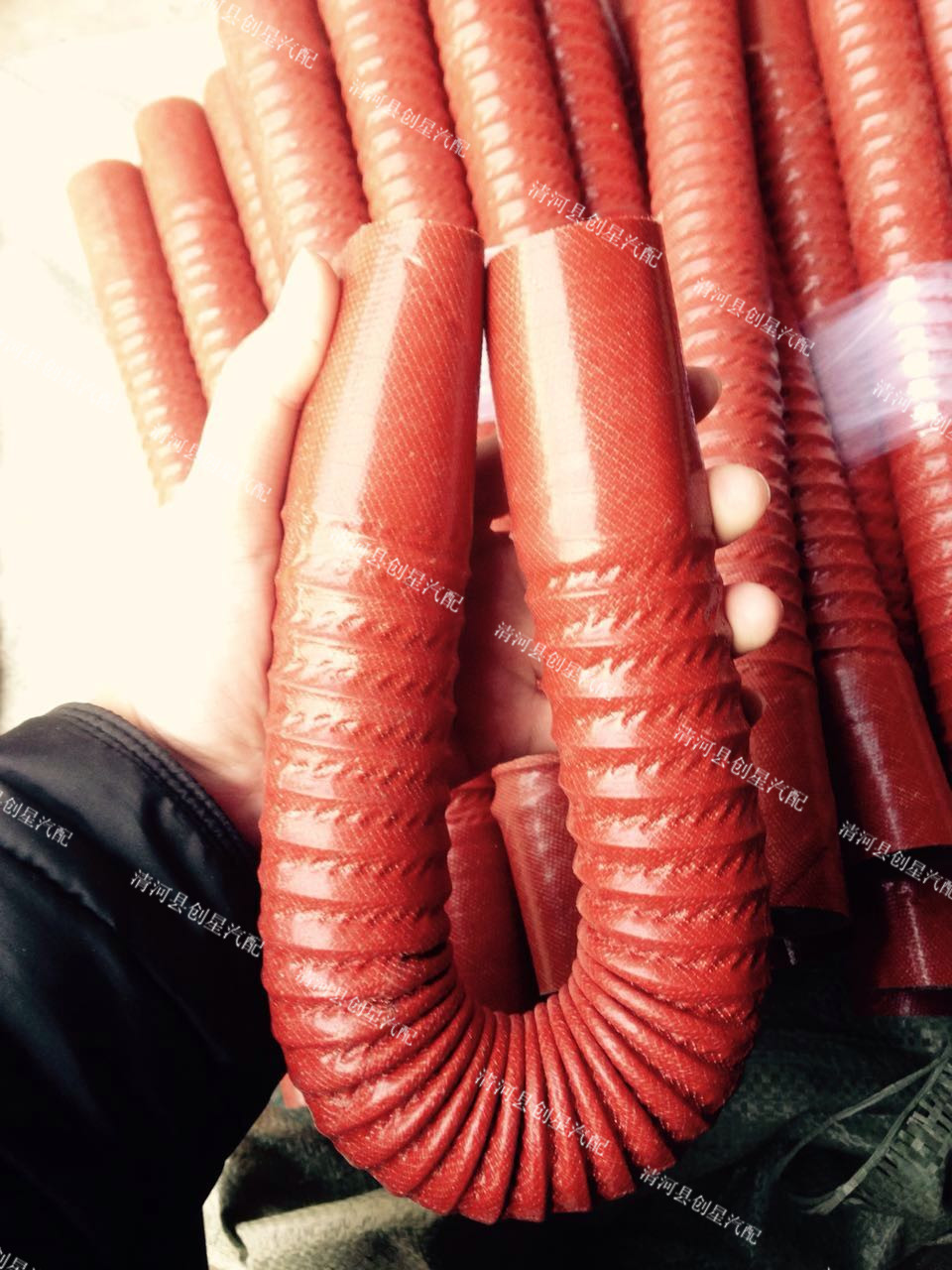 厂家生产硅胶钢丝胶管/易弯曲耐高温/机械橡胶软管