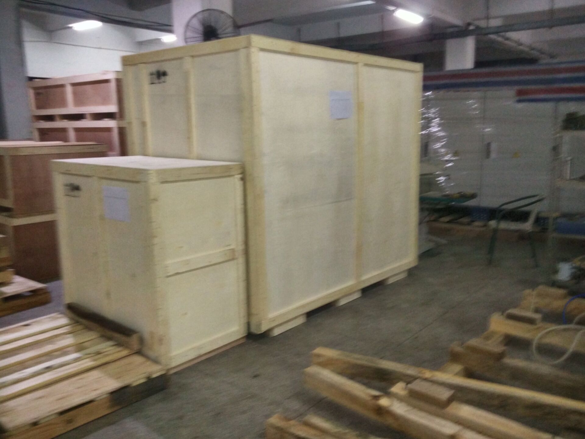 东莞虎门大型设备出口木箱包装，大型包装木箱打包