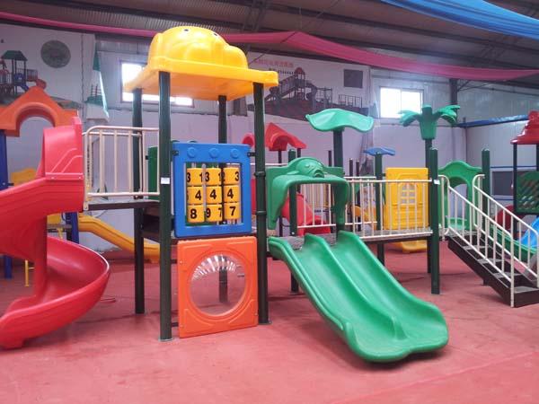 广西南宁市幼儿园室外滑梯室内滑梯设施、室外摇马娱乐设施
