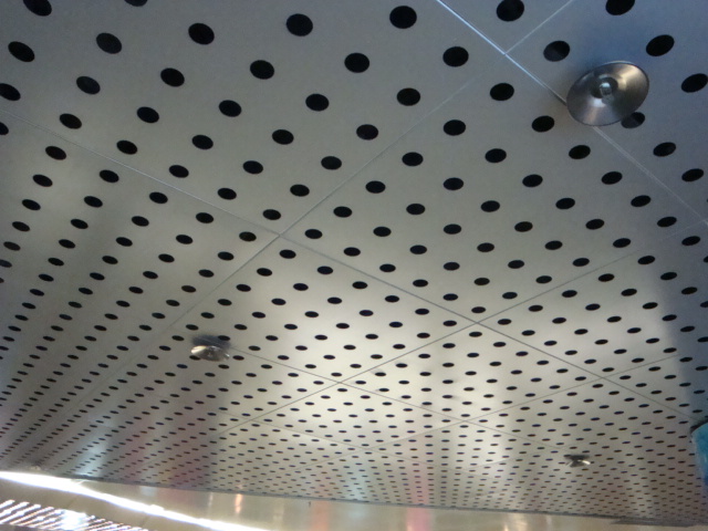 各大展厅吊顶常穿孔铝单板天花