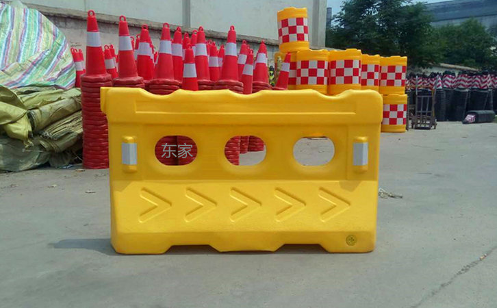 郑州供应塑料防撞桶 交通设施水马防撞桶 隔离墩