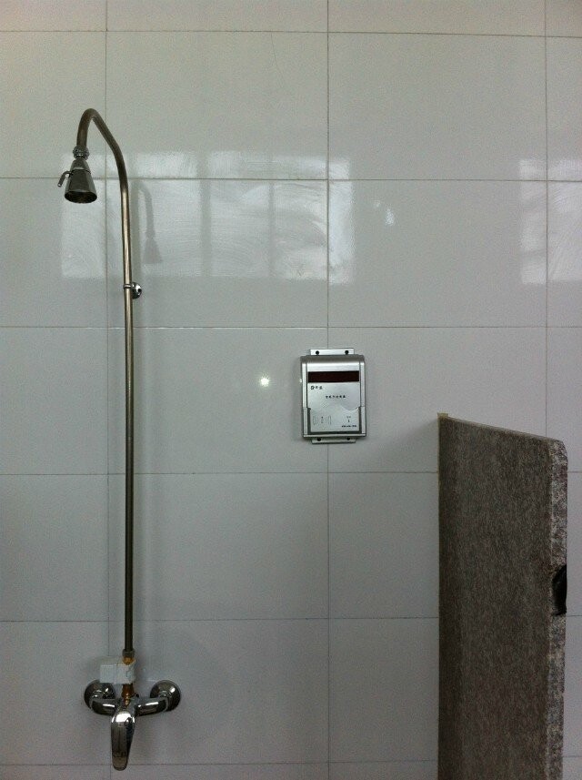 广东深圳浴室刷卡节水器 智能刷卡收费器 刷卡出水控制器