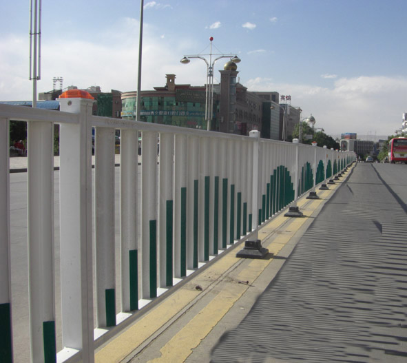 湖北襄樊市喷塑护栏板安保工程