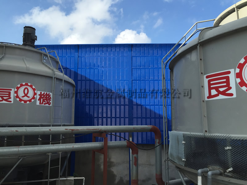 广州地区安保工程专业防护栏 公路护栏板 波形梁护栏板维航厂家供应
