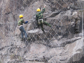 四川铁路边坡防护网隔离栅栏网