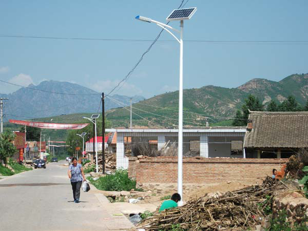 30W太阳能LED路灯专业生产 5米太阳能庭院灯 太阳能景观庭院灯 厂家直销