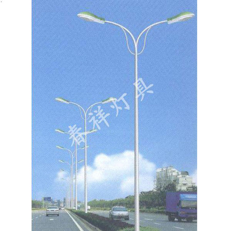 天津春灯具厂家直销多种规格多种款式户外道路照明双弯双臂灯杆路灯杆